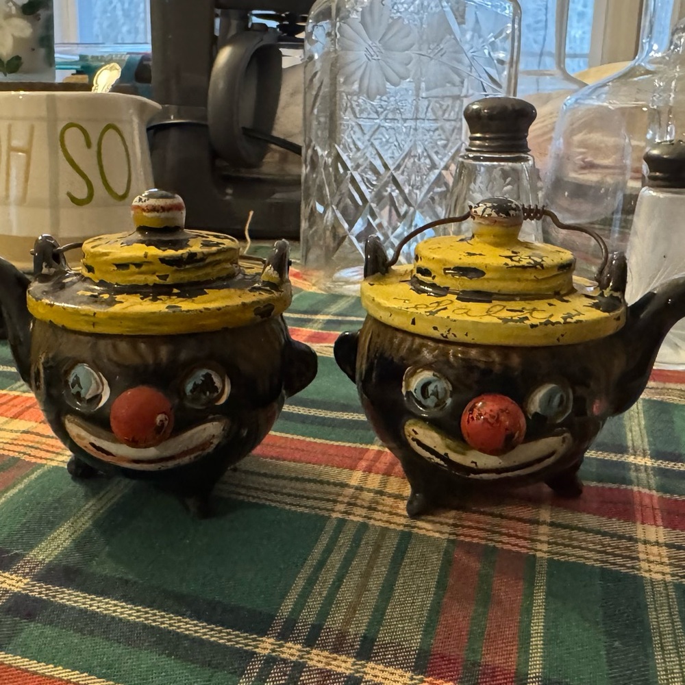 Vintage Thames Clown Teapot Salt & Pepper Shakers Clown Face Teapots